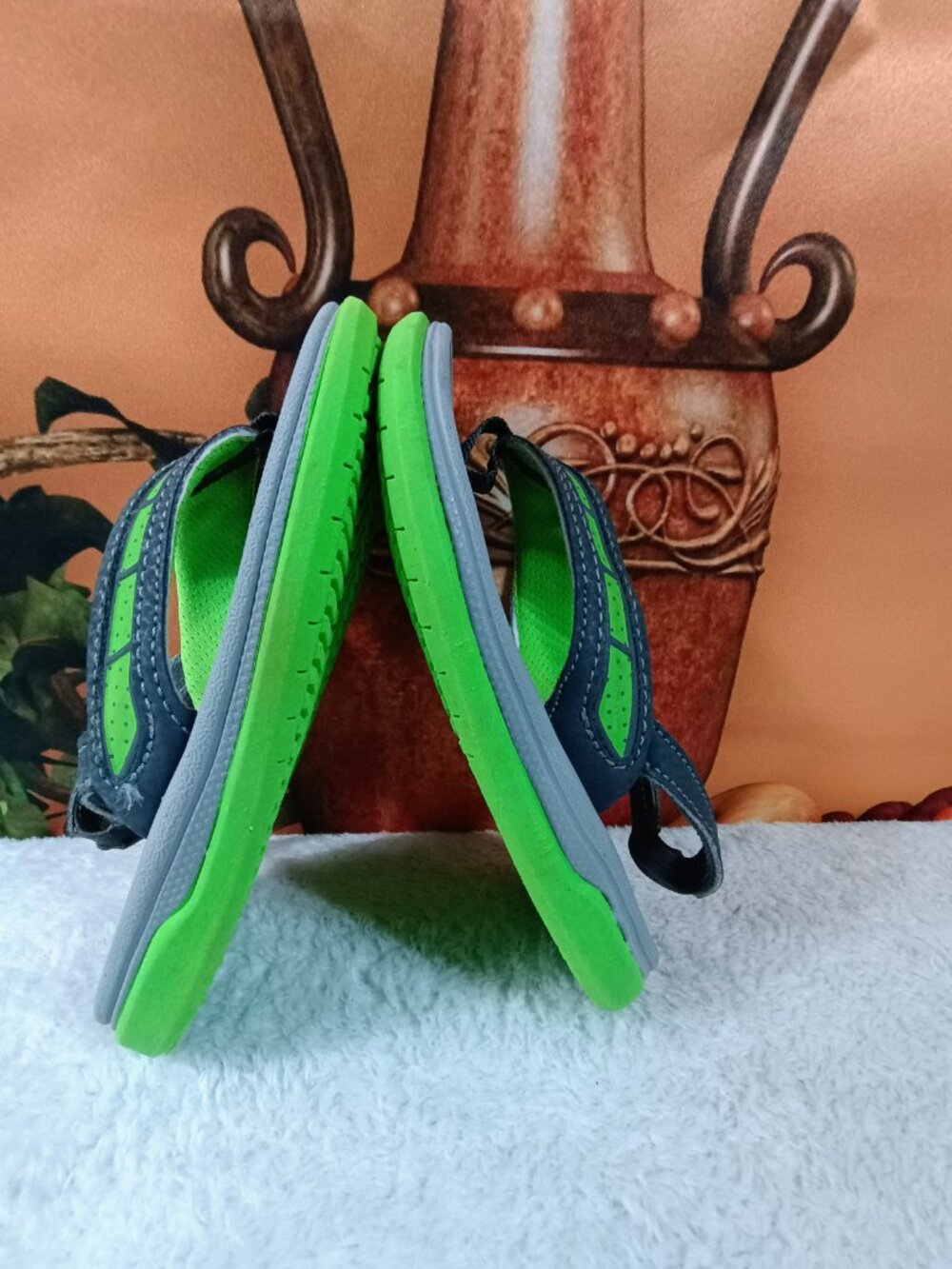 EUC Kids Wonder Nation Sz 7-8 Toddler Grey & Green Sport Flip Flop Sandals Strap - Picture 4 of 7